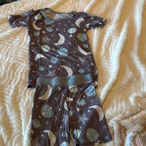 Little Sleepies VERY GOOD sun moon and star short set